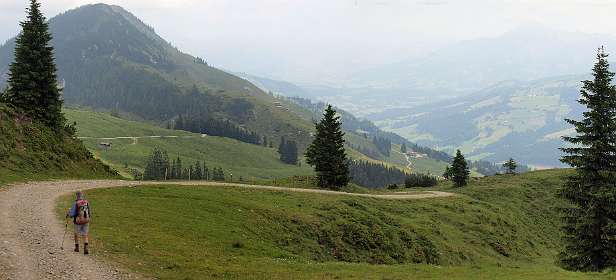 Links de Gaisberg, rechts het dal waarin Aschau ligt