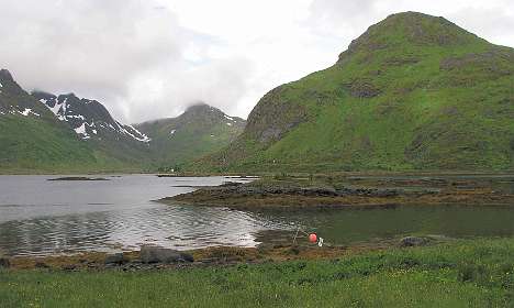 De kust bij het Rolvsfjorden