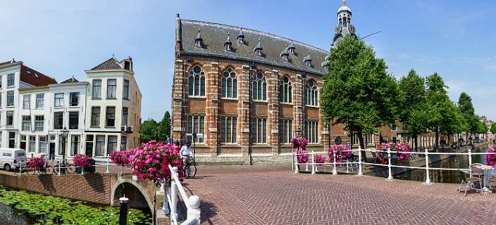 Het Academiegebouw van de R.U. Leiden aan de Rapenburg
