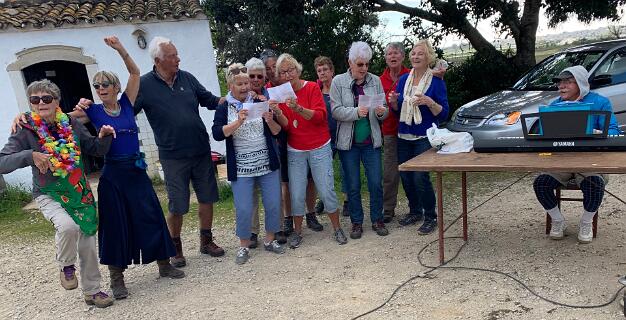 Gusta, Yvonne, Theo, Tiny v Z, Hetty, Ida V, Riet, Marianne, Corrie Kloos, Jan de G