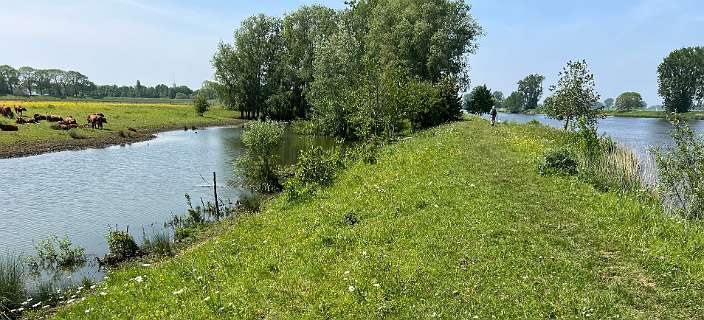 Start van de tweede wandeling bij het veer.