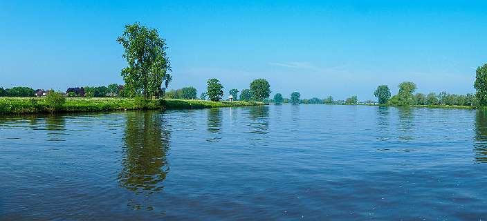 De Maas vanaf de veerboot