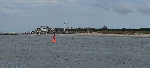 De west punt van Norderney vanaf de veerboot