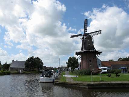 Burdaard met de hoogste molen van Friesland