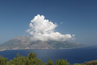 Van Sami naar de Agrilion Monastry