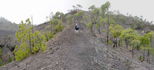 Het begin van wandelpad SL EP 108 naar Jedey langs de Volcán Tajuya