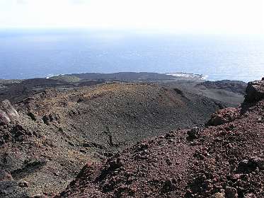 Uitzicht van de Volcan Teneguia in de richting van de vuurtoren