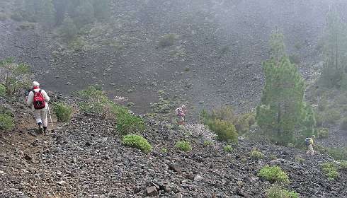 Afdaling van de Pico Birigoyo naar de GR 131