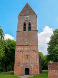 Godlinze is een wierde (terp), die rond de 2e eeuw v.Chr ontstond.Hier ziet U de toren van de  Pancratiuskerk  in Godlinze