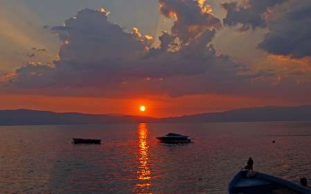 Zonsondergang boven het Ohrid meer