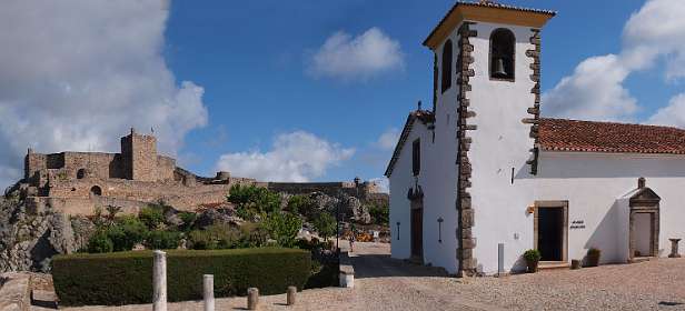 Het fort en de Santa Maria kerk in Marvao