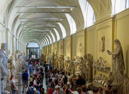 Rome<br>Beelden gallerij in het Vaticaan museum
