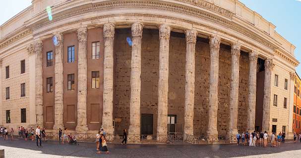 Rome<br>Tempel van Hadrian II