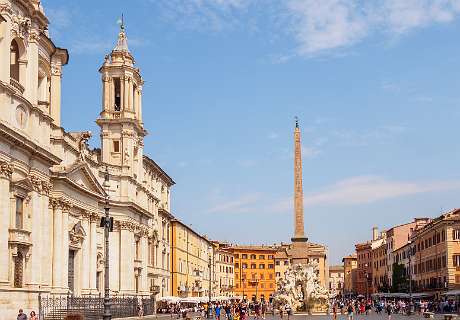 Rome<br>Piazza Navona, links Baseliek Sant'Agnese in Agone in het midden de Vierstomen fontein