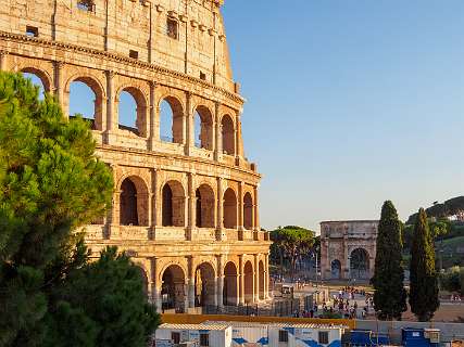 Rome<br>Colosseum met de boog van Constantijn