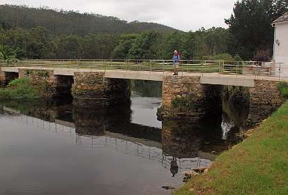 Oude brug over de Rio Ouro