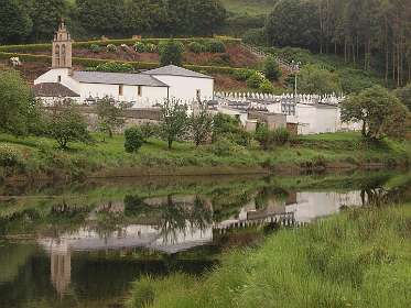 Iglesia Parroquial de Santiago aan de Rio Ouro