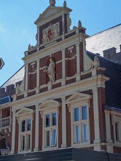 [Stadhuis van Haarlem](https://nl.wikipedia.org/wiki/Stadhuis_van_Haarlem^)