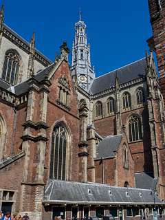 [Grote of Sint-Bavokerk](https://nl.wikipedia.org/wiki/Grote_of_Sint-Bavokerk^)
