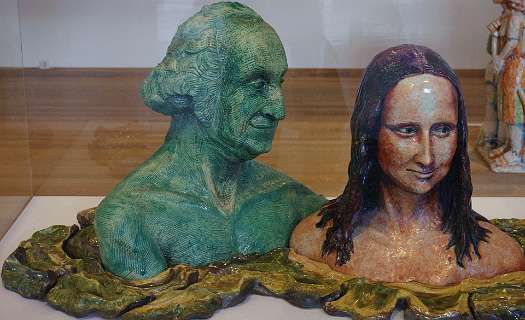 Keramiek van George Washington en Mona Lisa in het Bonafante museum