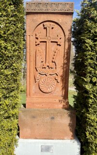 32: IMG_0212<br>Detail van het monument