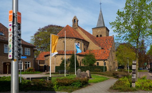 Start bij de kerk in Rossum