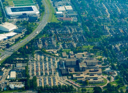Het stadion en het Ziekenhuis in Almelo
