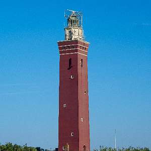 Strandwandeling bij de vuurtoren